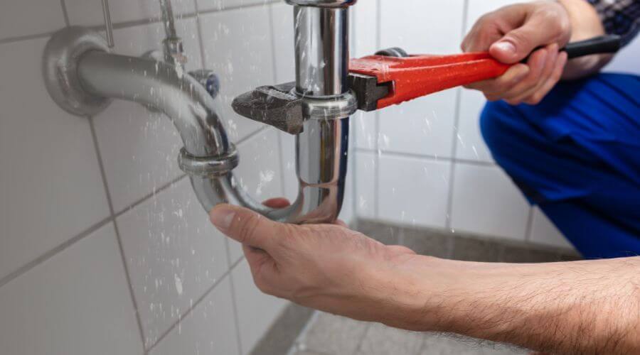 Professional emergency plumbing in Clinton, AR